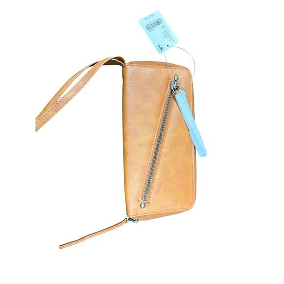 Free People Handbags - Free People Vegan Leather Zip Wristlet Wallet | NWT | Minimal Chic